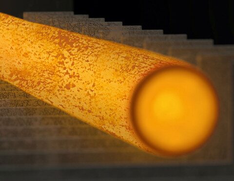 Tube d'acier incandescent avec surface calaminée
